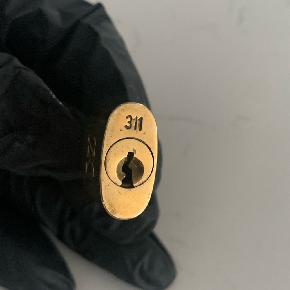 Louis Vuitton Lock & Key - Picture 4 of 4